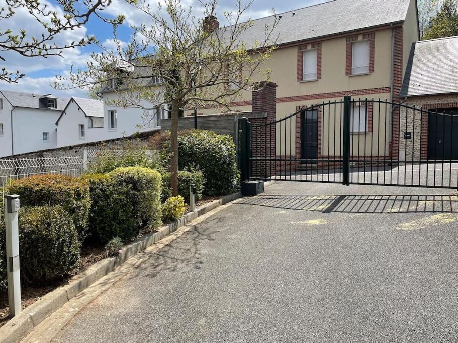 Beautiful Ground Floor 2 Bedroom Apartment Honfleur Exteriör bild